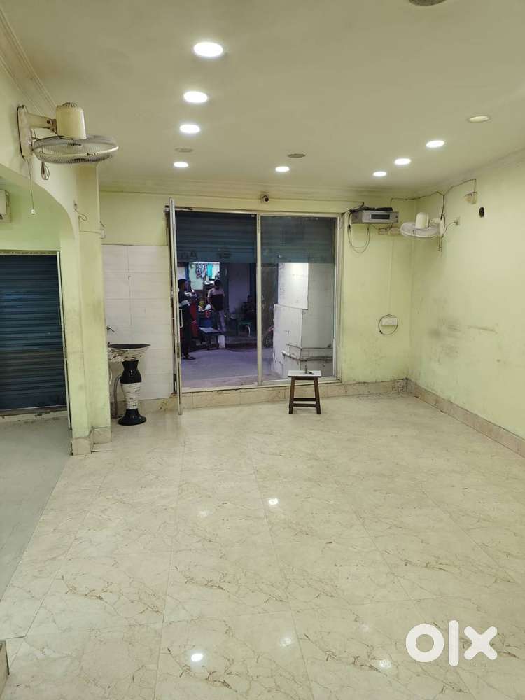 Commercial Shop for Rent in Collin Lane