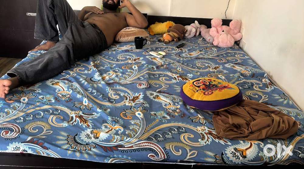 3×6 single 2 Bed with single 2 mattress available