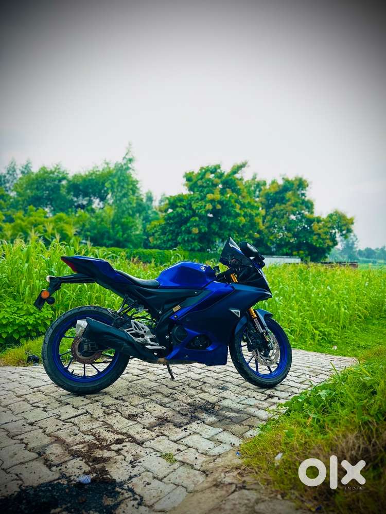Yamaha R15 v4