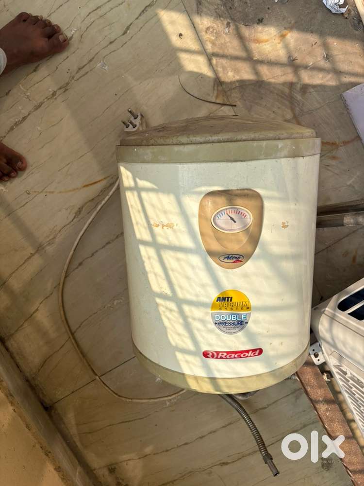 Racold storage geyser 25 litres capacity