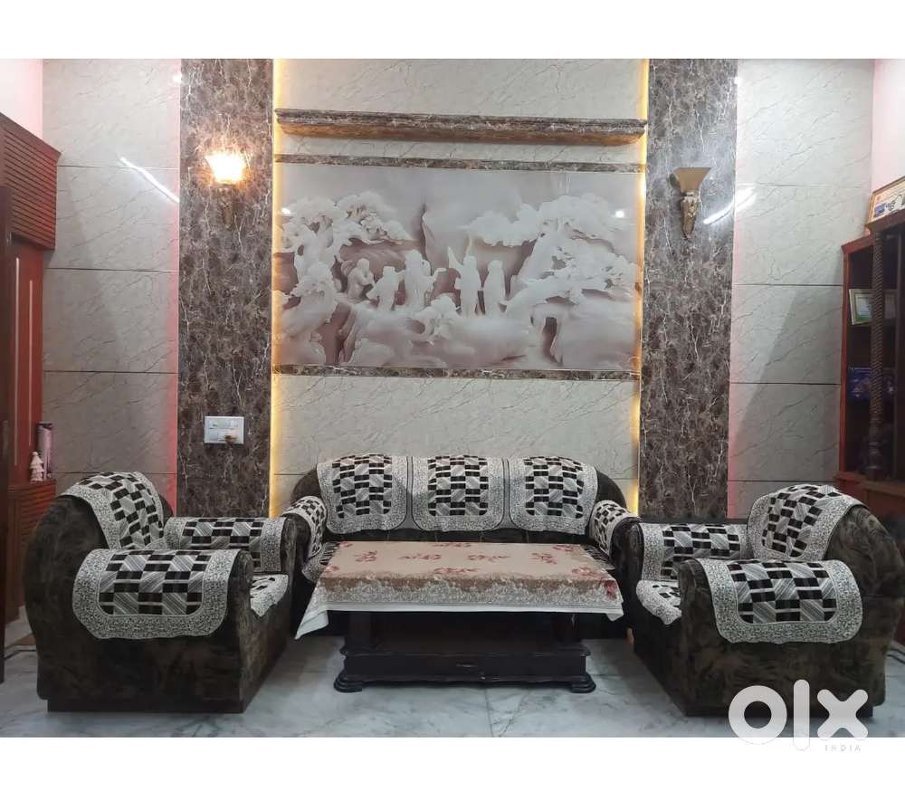 5 sitter Sofa set with Glass table