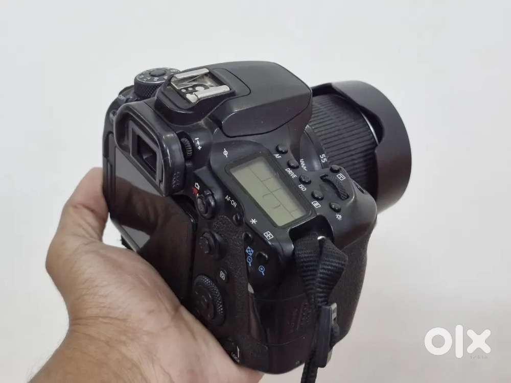 Canon EOS 90D