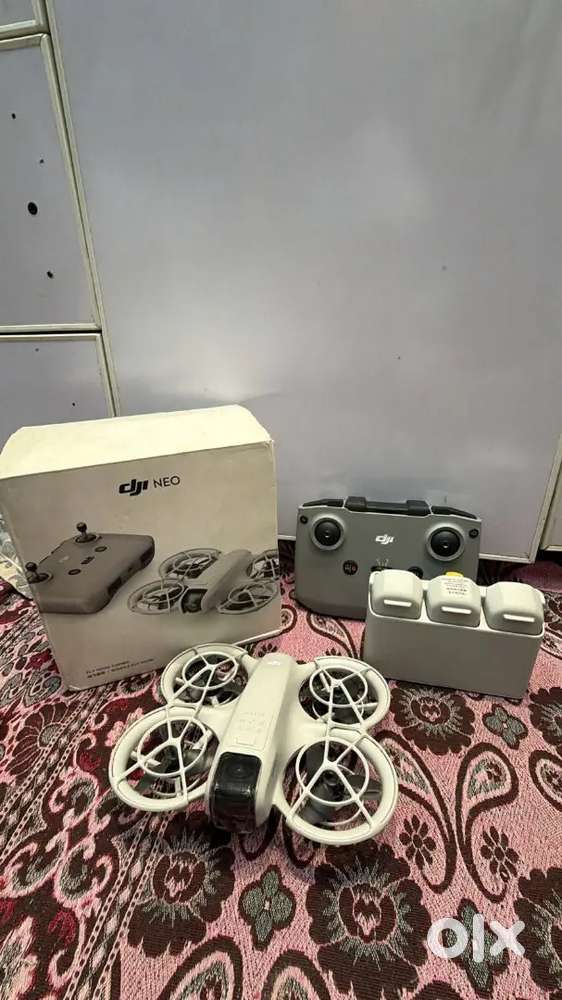 DJI Neo  Fly More Combo Drone RC-N3 Digital Transceiver 3 Batteries