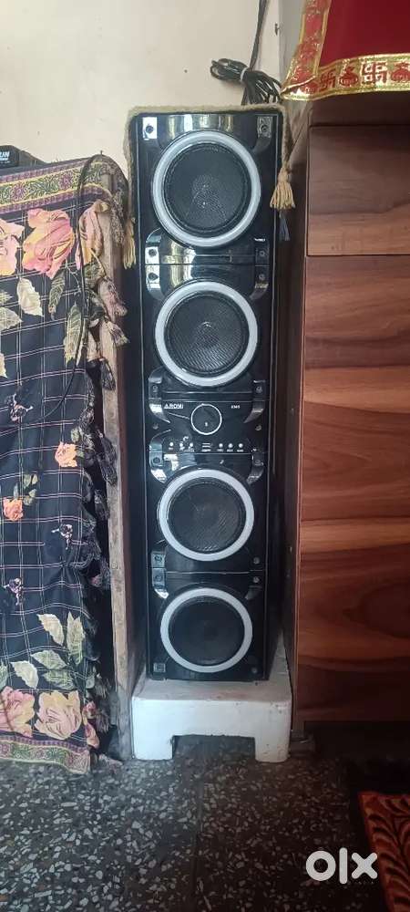 High deep  bass 8inch woofer hila dene wala sound hai