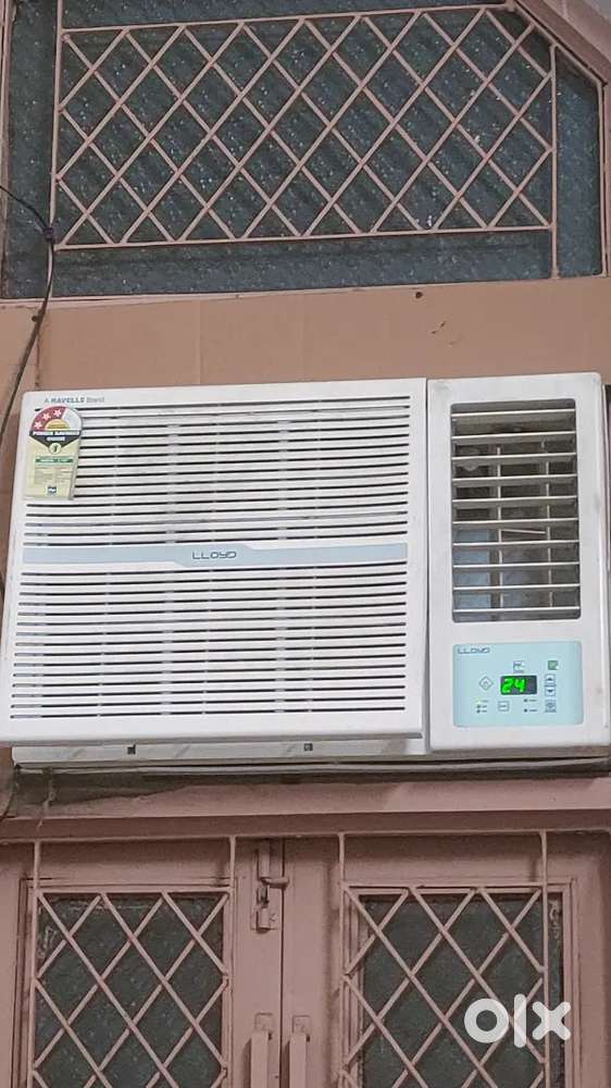 Lllyod window ac