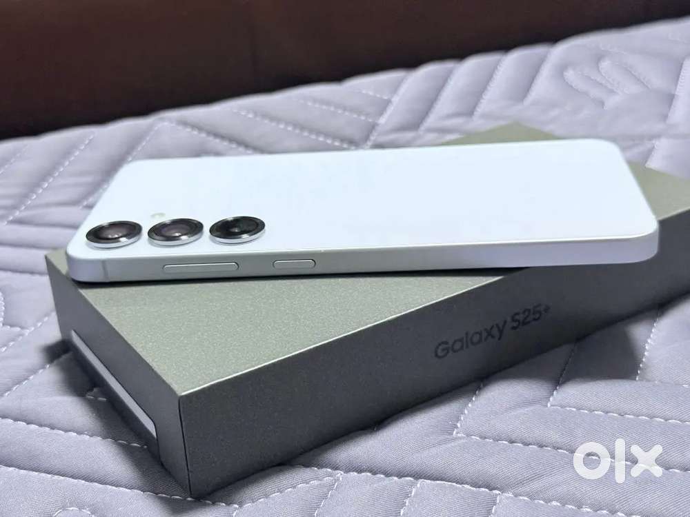 Samsung galaxy S25. 12gb rem 256gb rom used phone