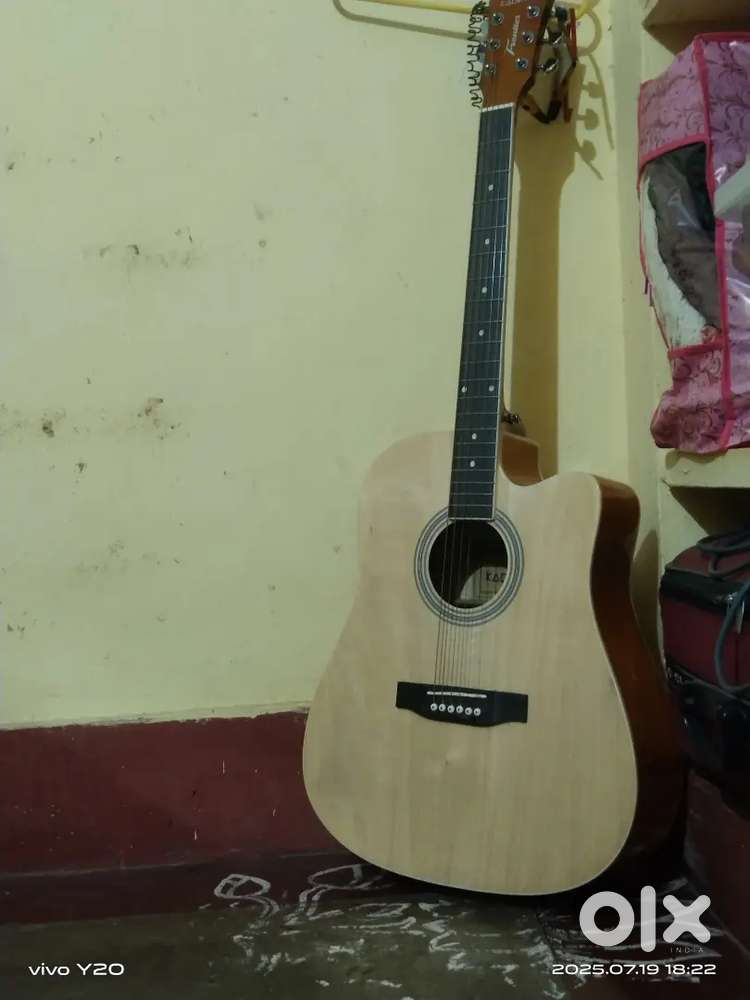New Guitar used for only 1 year ( very Good Condition)