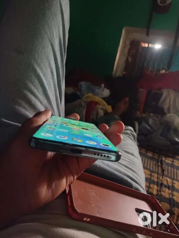 Vivo v 25 pro 8-128 5g
