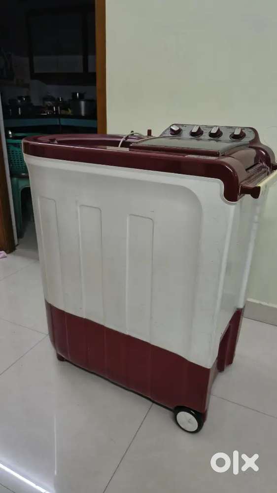 8.5 KG Whirlpool Washing Machine Semi Auto