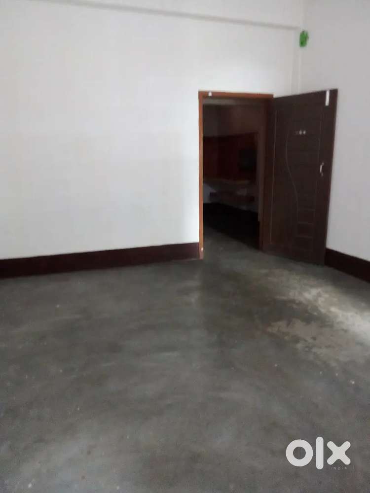 Single room with attached bath and  24 X7 water.Good location,