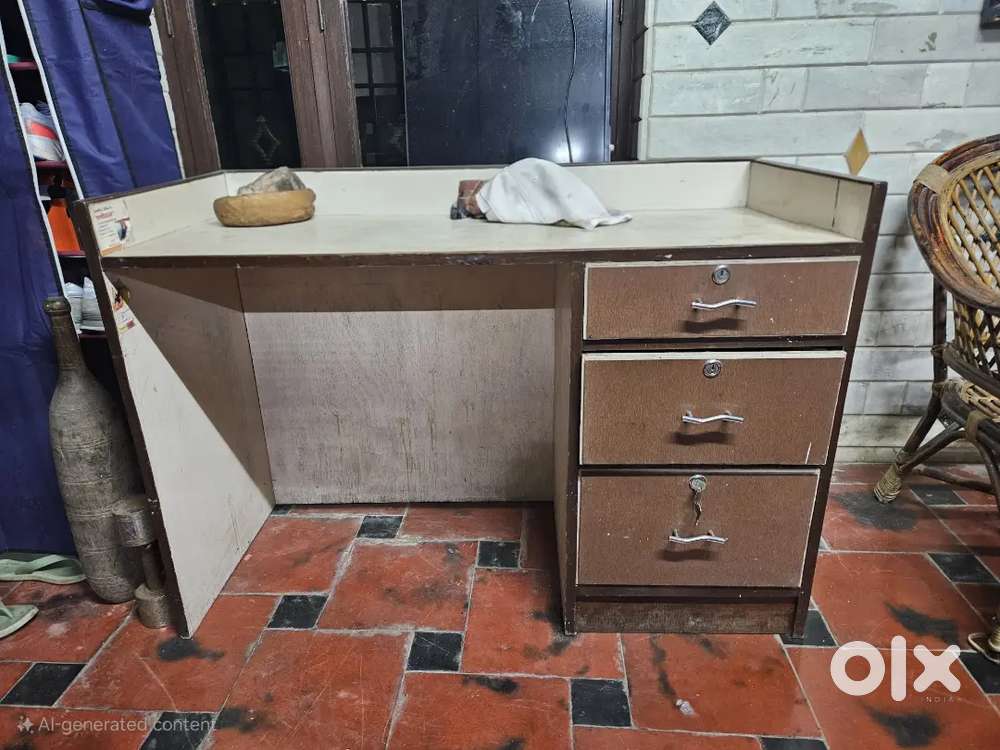 Robust Computer and study table