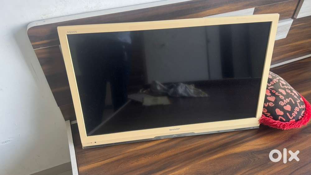 Tv 32 inch sharp branded