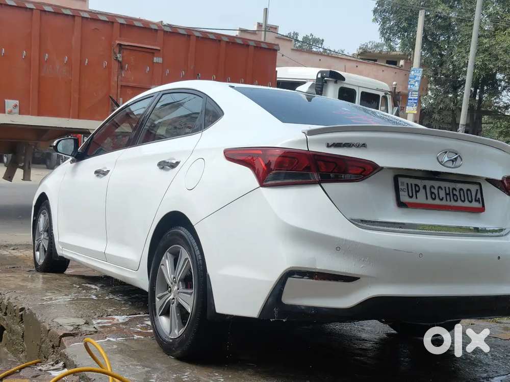Verna with sunoof in good condition
