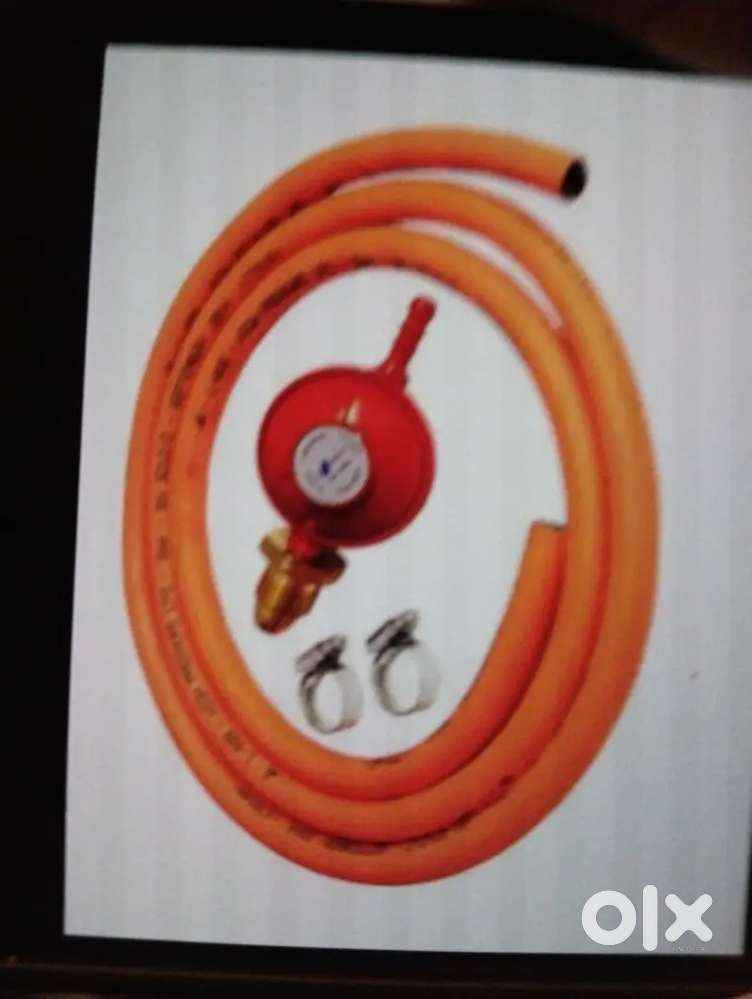 Gas cylinder with stove, pipe and regulator