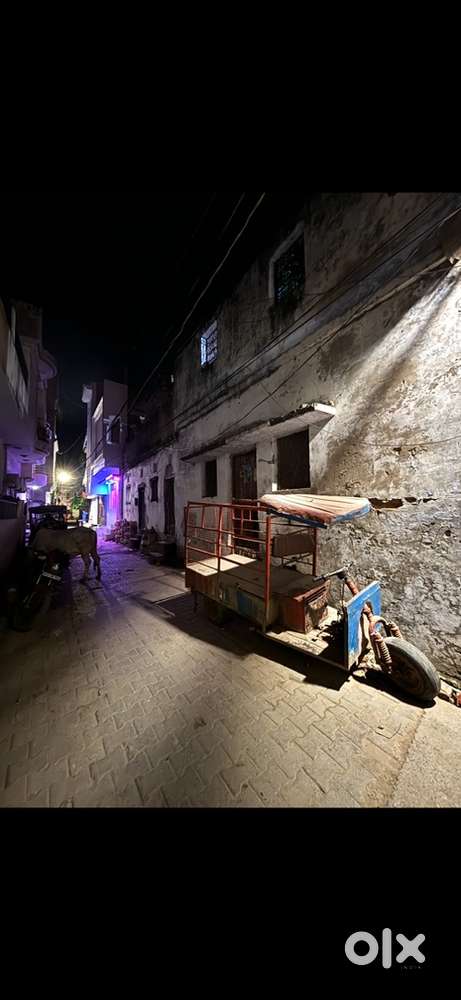 Corner House/Plot - 75 Gaz  20 feet road  Two side facing