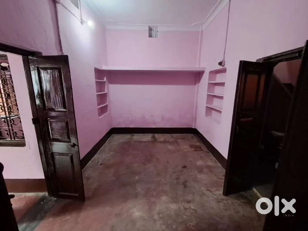 House For Living/ Office/Godown/Warehouse/Living Room