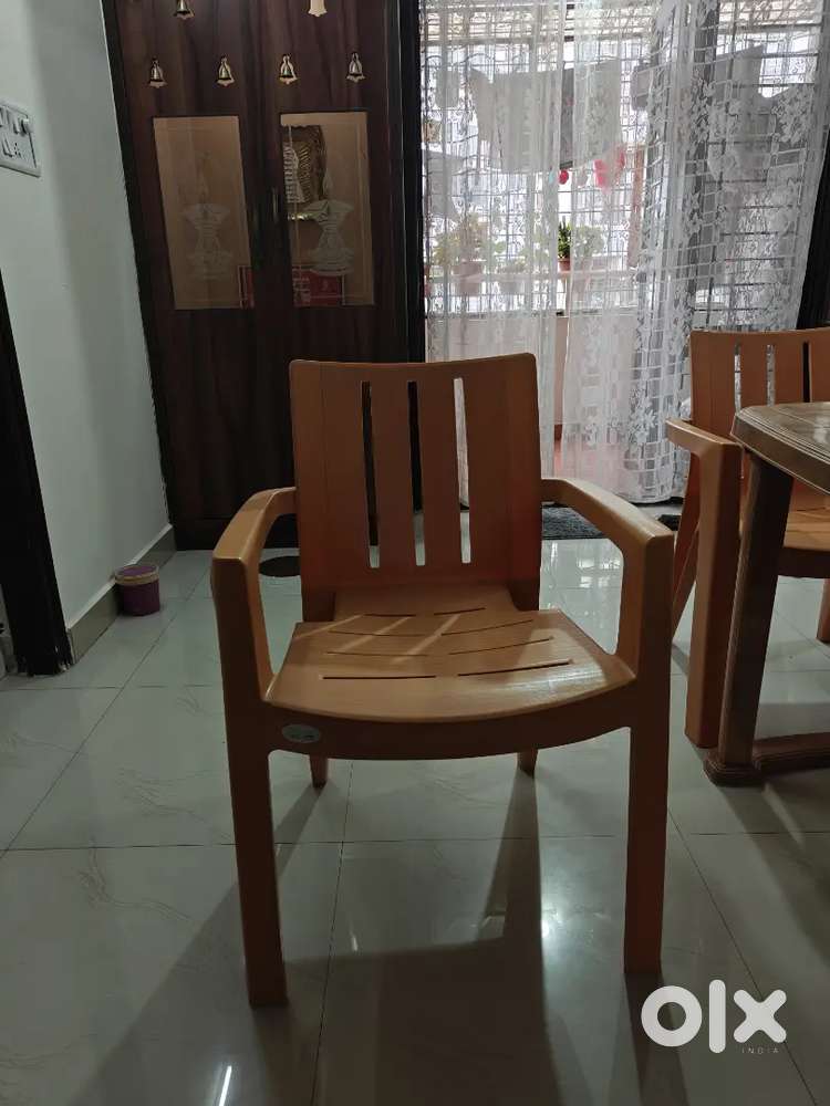 Nilkamal 4 chair