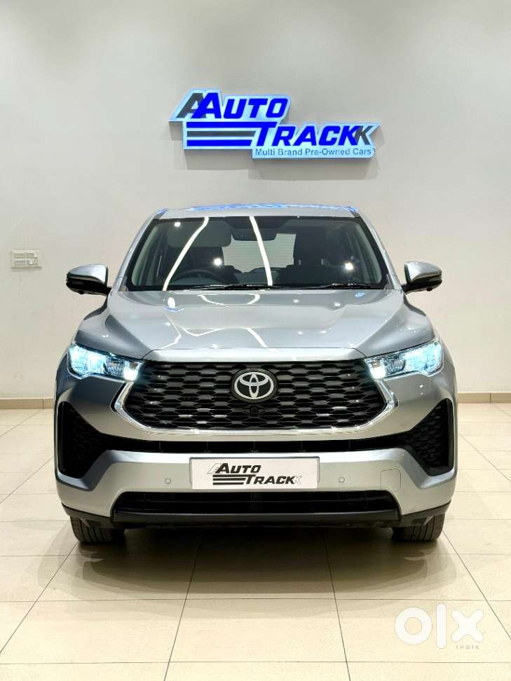 Toyota Innova Hycross 2.0 VX Hybrid 7 STR, 2023, Petrol
