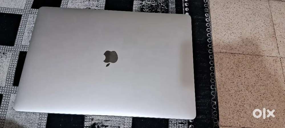 Apple Macbook