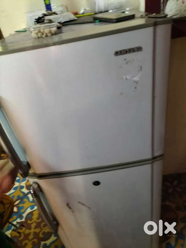Samsung ka fridge Hai cooling acchi karta hai