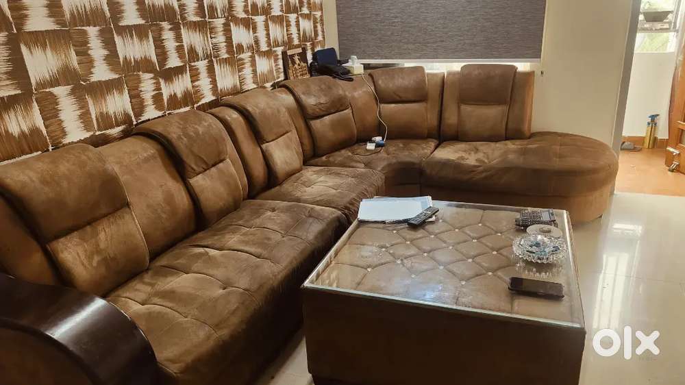 7 seater L shape sofa and square table