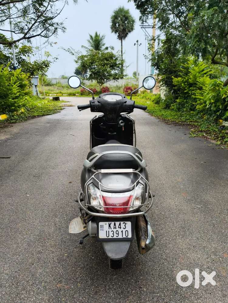 Ladies used vehicle very good condition showroom maintenance runn