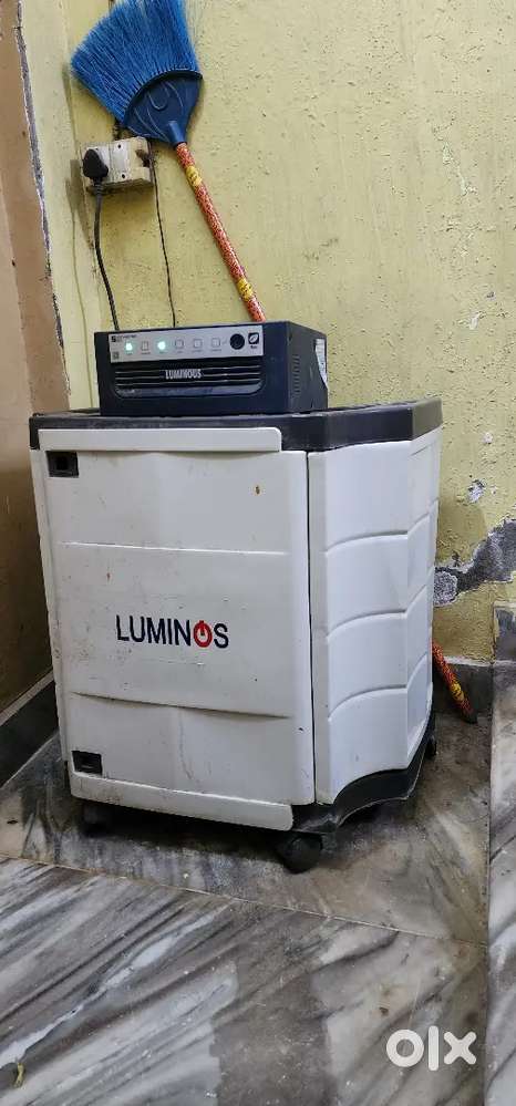 Very good condition Luminous inverter n battery