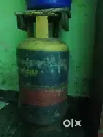 காலி கமர்சியல் சிலிண்டர் பாரத் கேஸ்