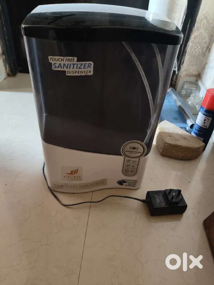 Automatic hand wash / sanitizer dispenser