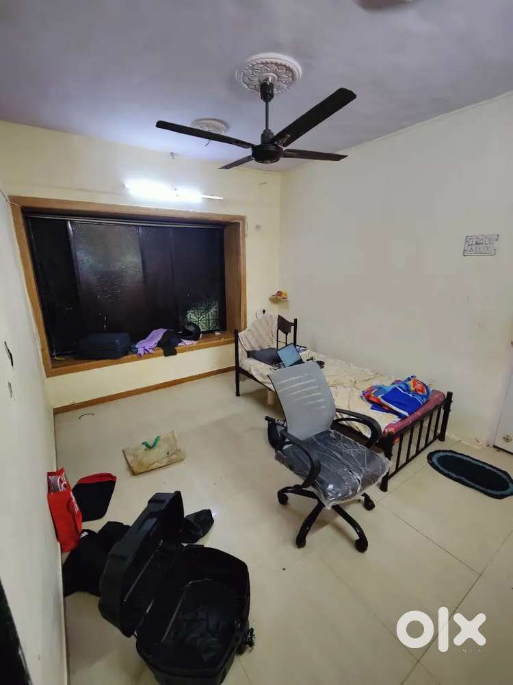 Need a urgent roomate for 2bhk flat in ghatkopar east before 15/12/25