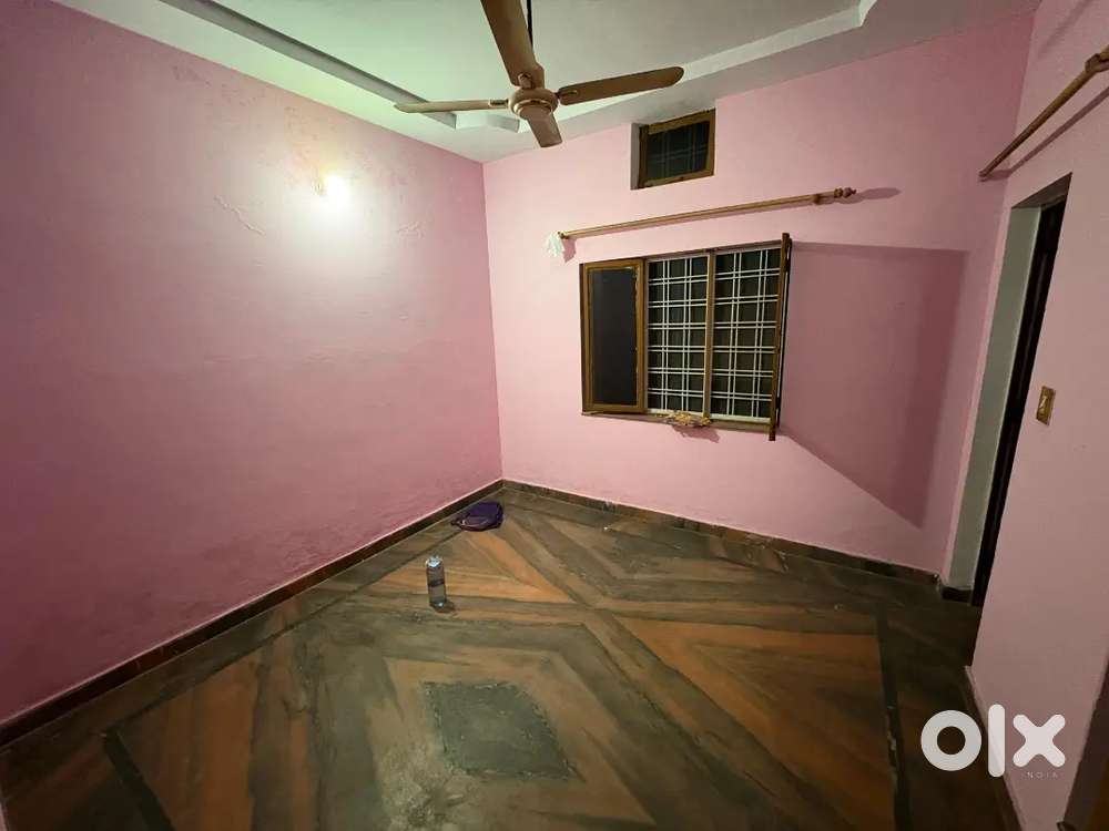 Single Room available / near clock tower