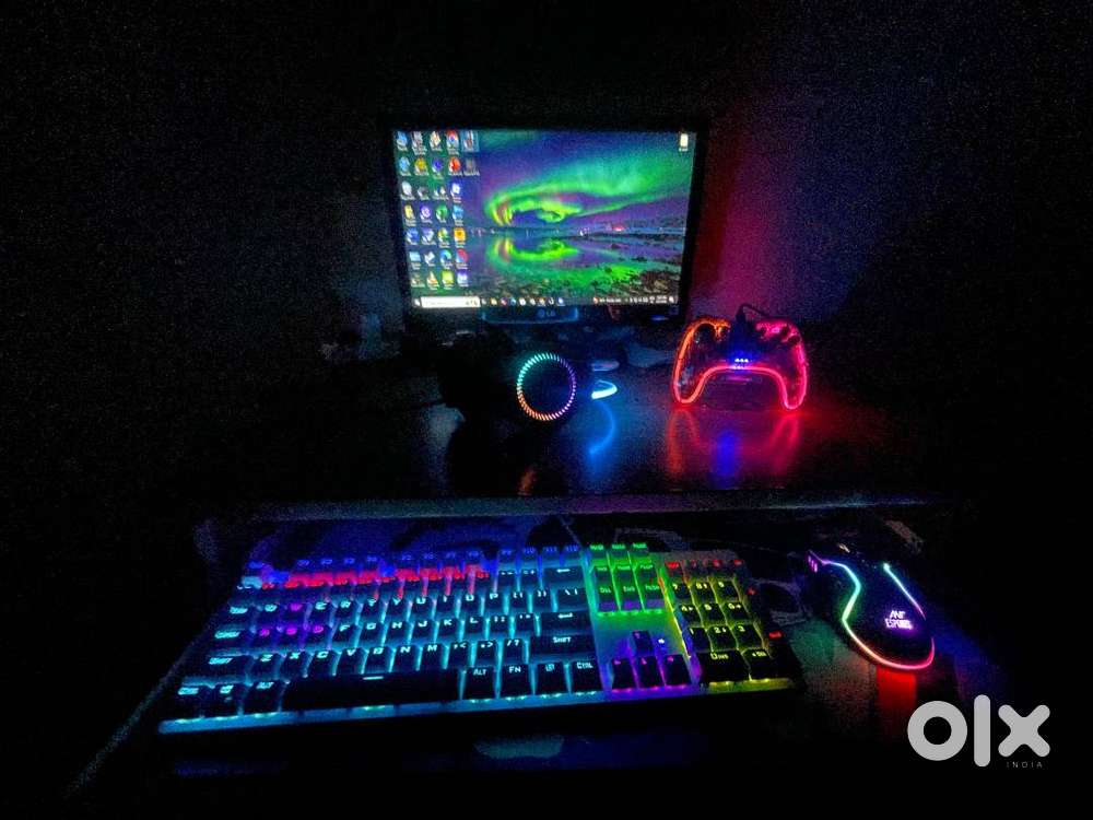 Full Desktop Gaming & Work Setup  GTAV  Table + Accessories