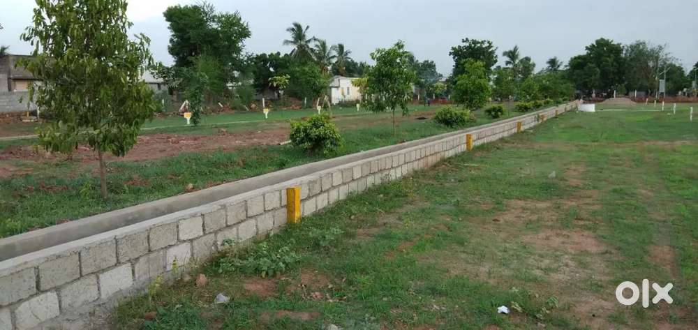 వీరపనేనిగూడెం ఇళ్ల మధ్యలో CRDA ప్లాట్స్. Bank Loan Facility available