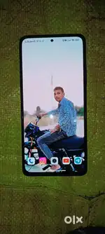 All warking very good condition 6/128 Amoled display