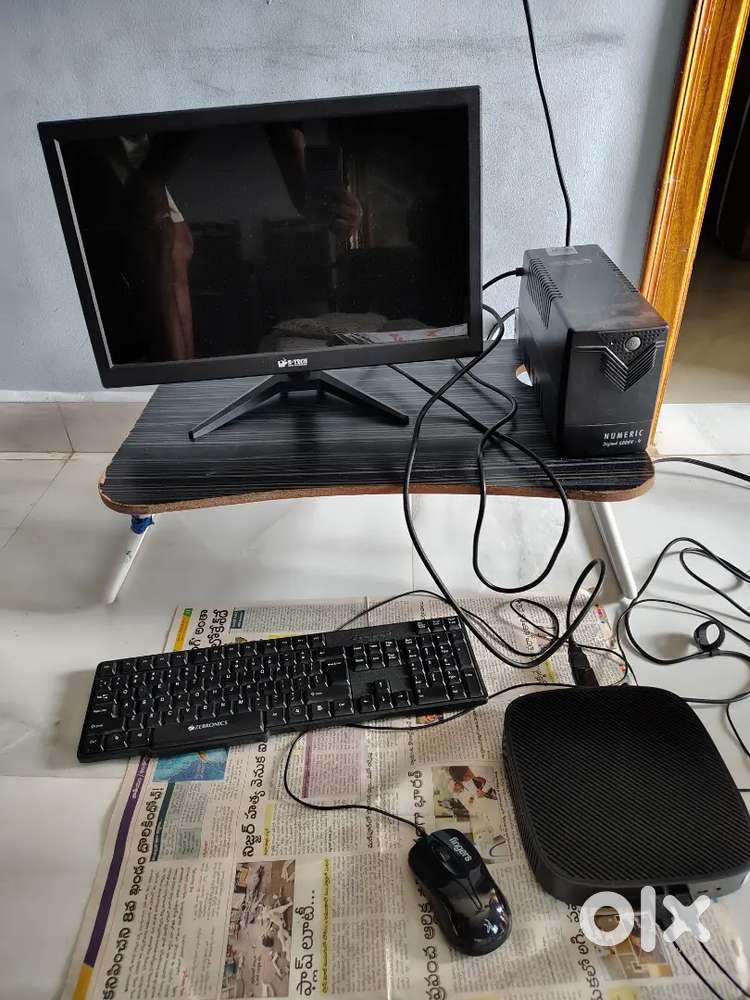 Hp tiny pc with monitor 9800/-