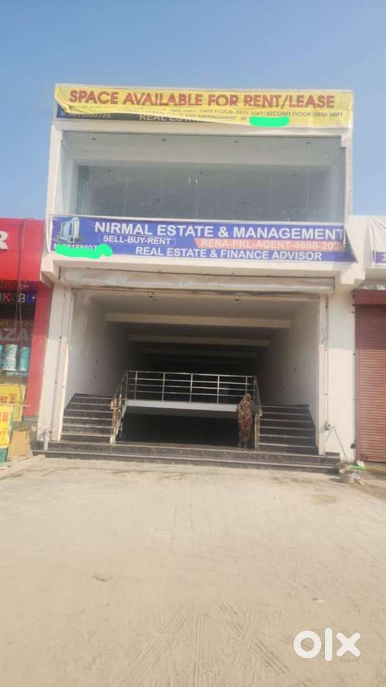 commercial shop available for rent