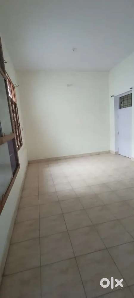 Rent pr available hai