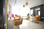 WOMENS BEAUTY PARLOUR FOR SALE