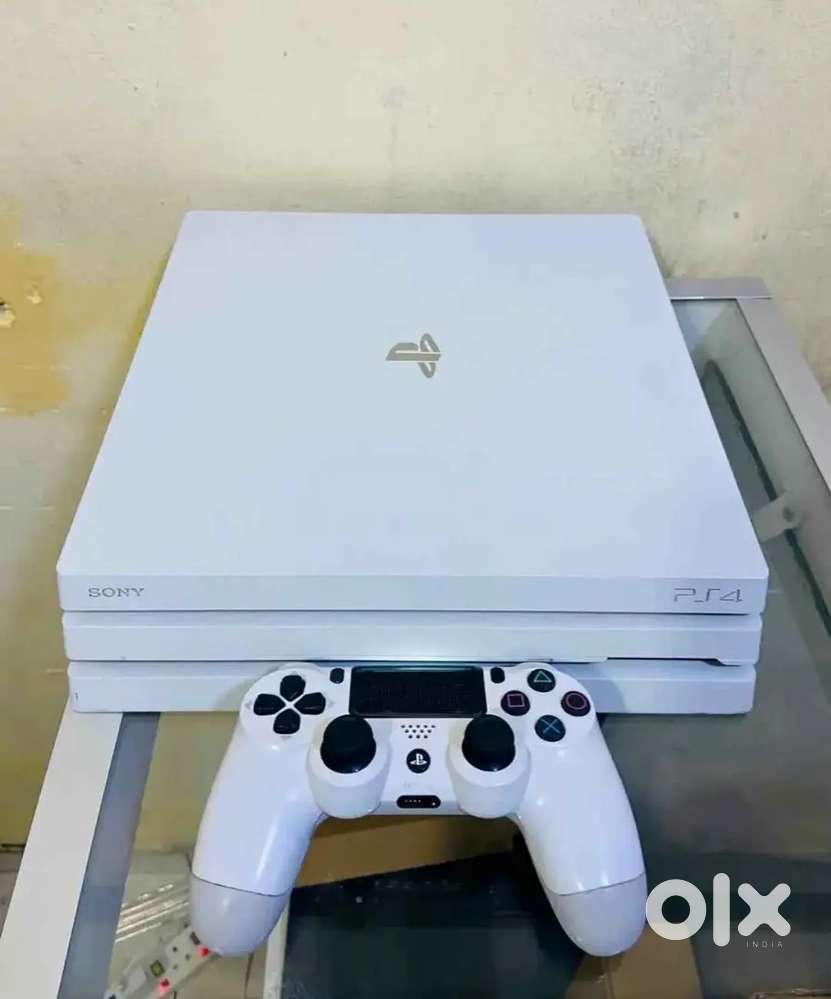 Ps4 Pro Limited edition white