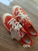 Adidas nizza sneakers(original)  orange and white combo