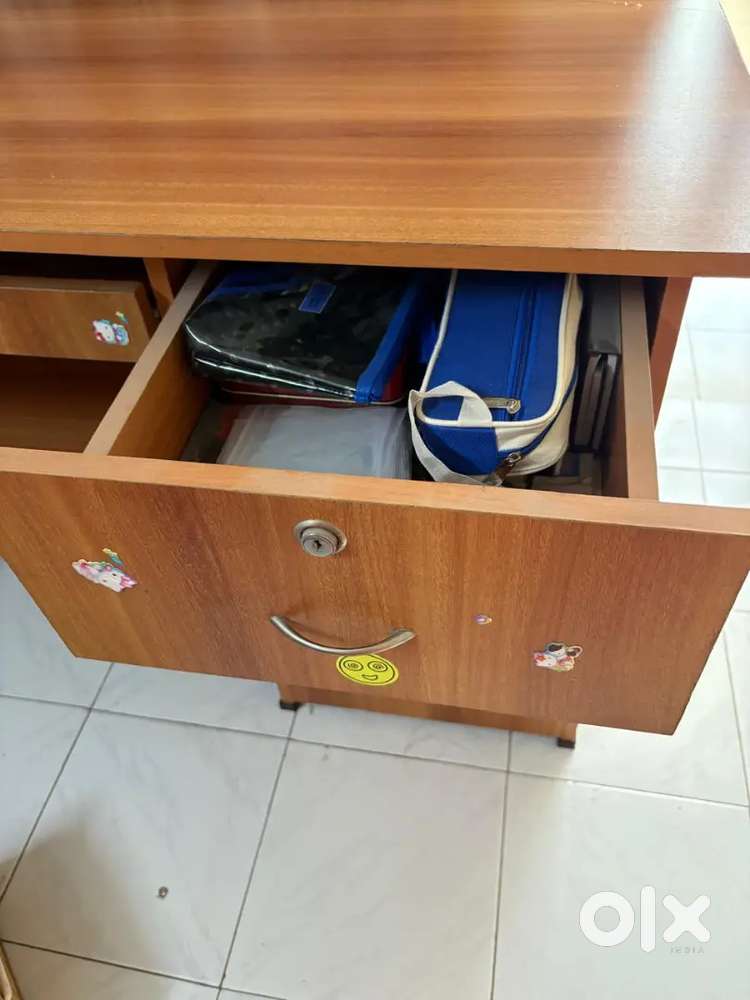 Solid wood computer or study table