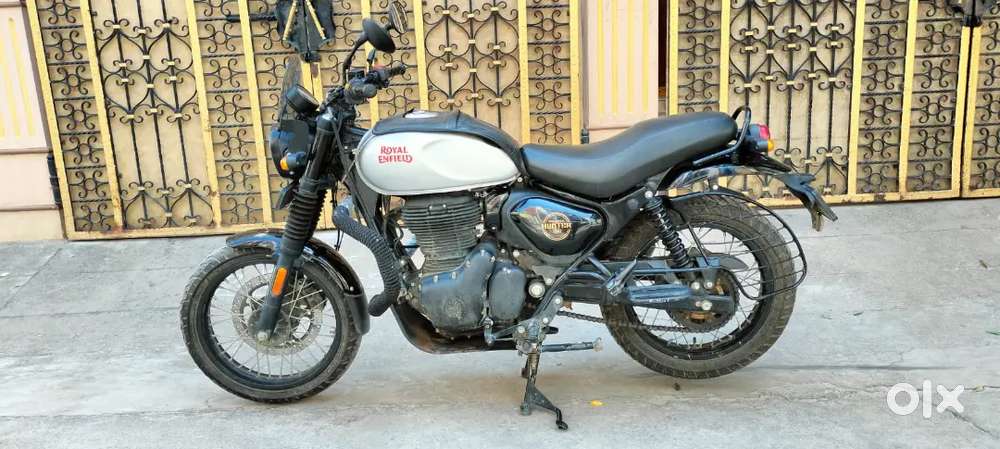 Hunter 350 bs6 vehicle silver colour low reading vehicle showroom cond