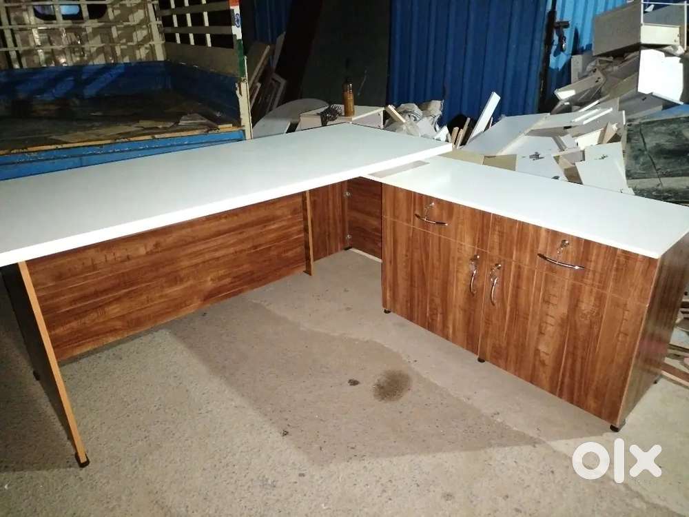 Computer table available