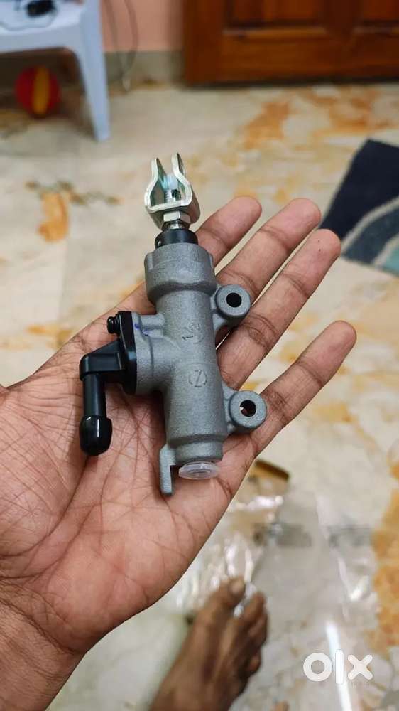 CBR 150 Rear Brake Master cylinder/ rear brake piston assembly