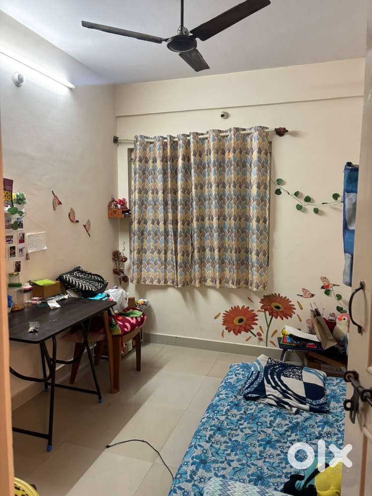 Urgently looking for a female roomate