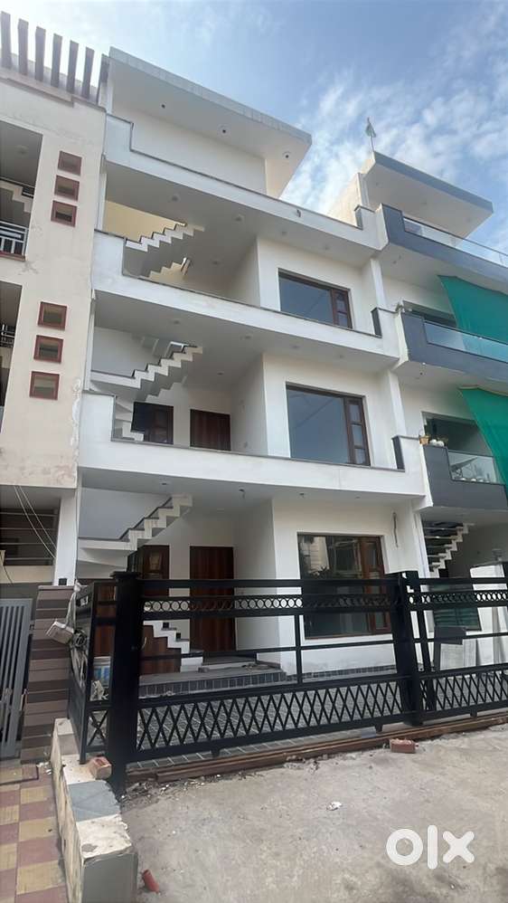 Kothi for sale in Aerocity C block Near to Park newly built