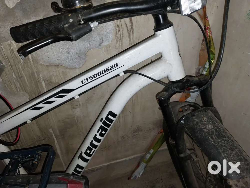 Urban terrain,brand new,white colourd.double disc,front shock absorber