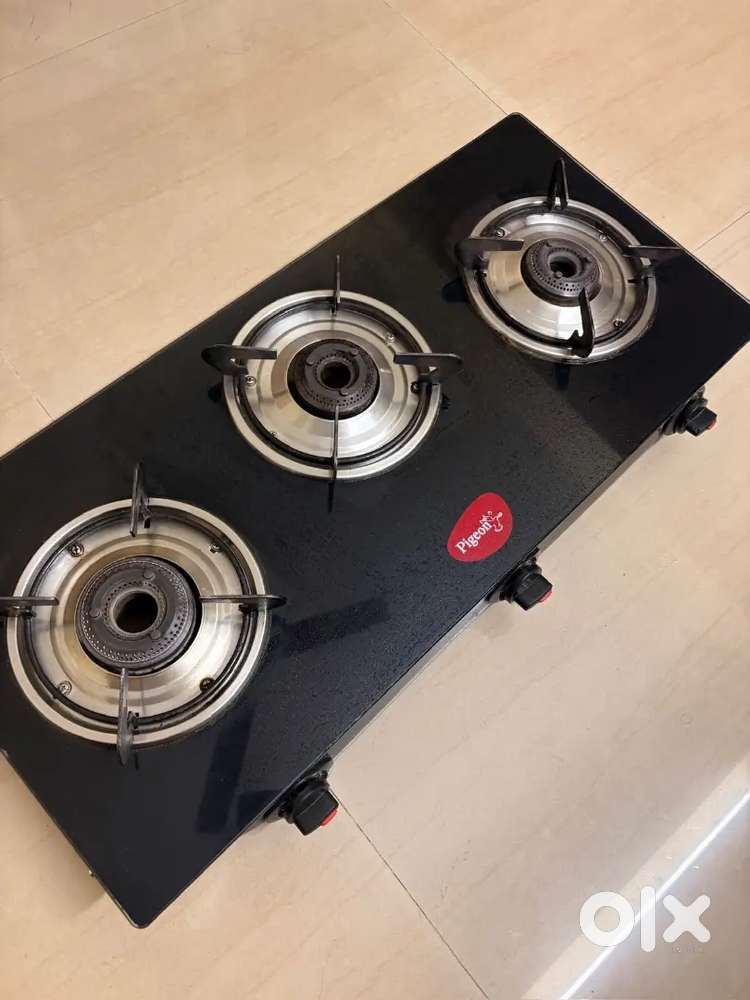 Pigeon 3 burner gas very good condition urgent sell