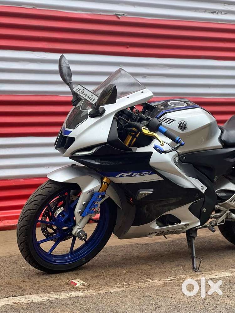 Yamaha r15v4