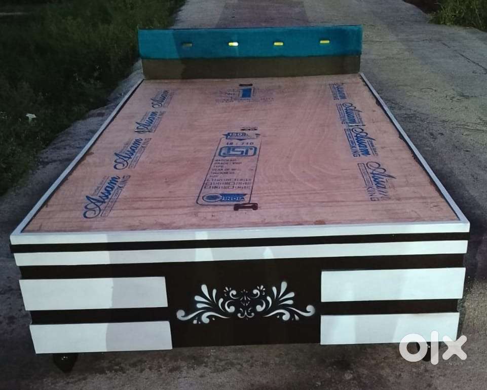 6700/-New Diwan 4*6 Size Box. Wholesale price Finance Available